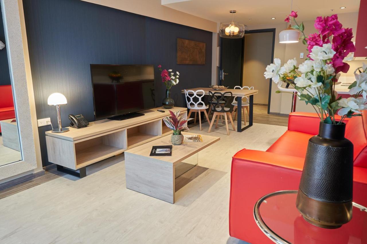Gran Evenia Panama Hotel Εξωτερικό φωτογραφία A living room in a serviced apartment in Paris, France