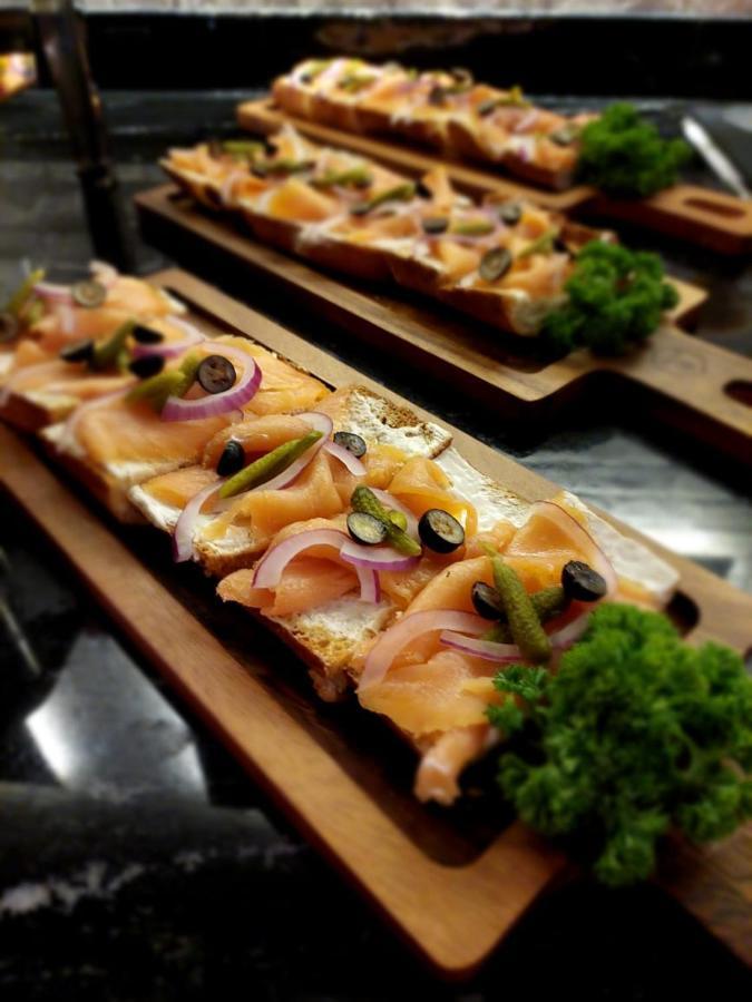 Gran Evenia Panama Hotel Εξωτερικό φωτογραφία Salmon and cucumber on a baguette