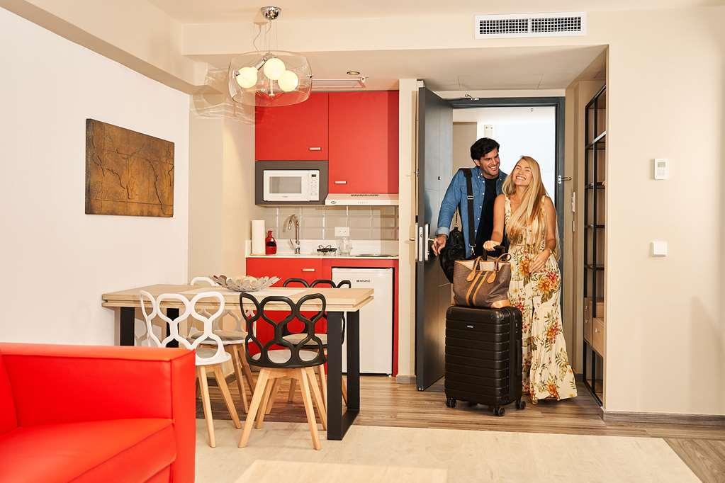 Gran Evenia Panama Hotel Δωμάτιο φωτογραφία A typical apartment